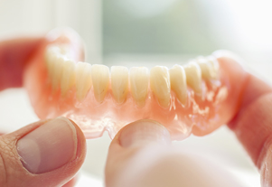 新柴又駅・木暮歯科クリニック・入れ歯・義歯